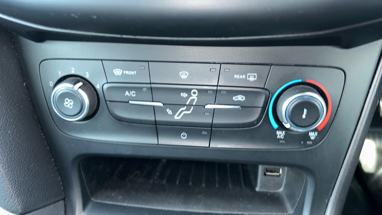 Ford Focus 1.0 EcoBoost 140 ST-Line Navigation 5dr Petrol Hatchback